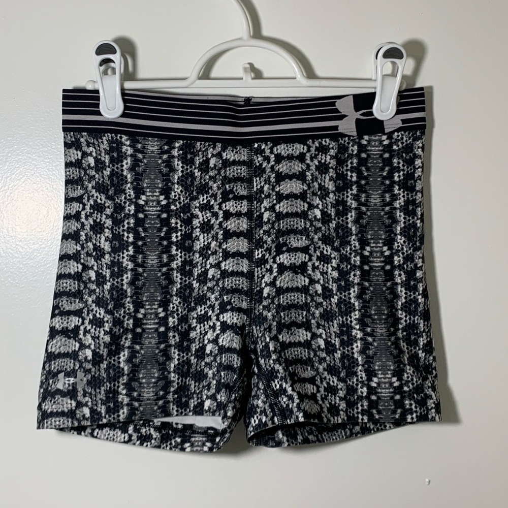 🍒5/$20🍒 Under Armour Compression Short Shorts - B&W Snakeskin Print